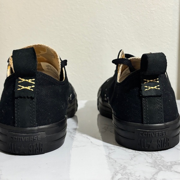Converse AllStar LowTop Black canvas w desert camo print on tongue Size Mens 9 - Picture 4 of 5